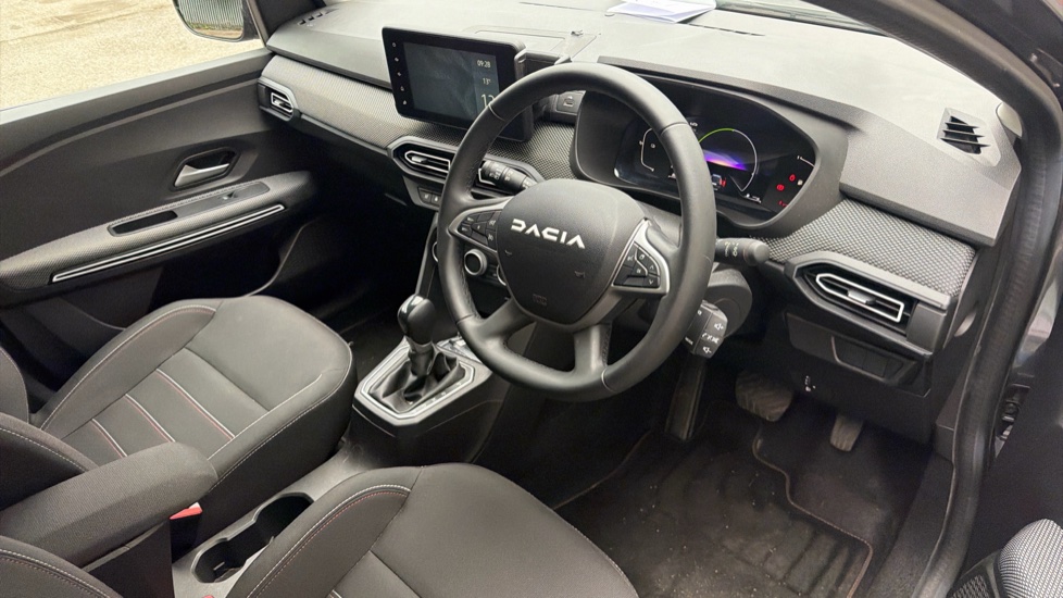 Dacia Jogger 1.6 HEV Extreme SE 5dr Auto Hybrid Estate - Image 11