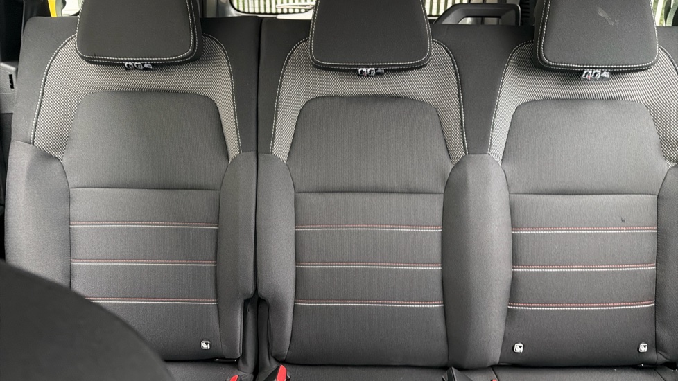Dacia Jogger 1.6 HEV Extreme SE 5dr Auto Hybrid Estate - Image 15