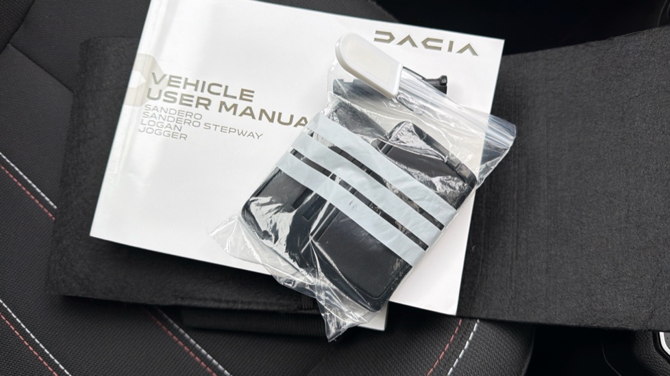 Dacia Jogger 1.6 HEV Extreme SE 5dr Auto Hybrid Estate - Image 20