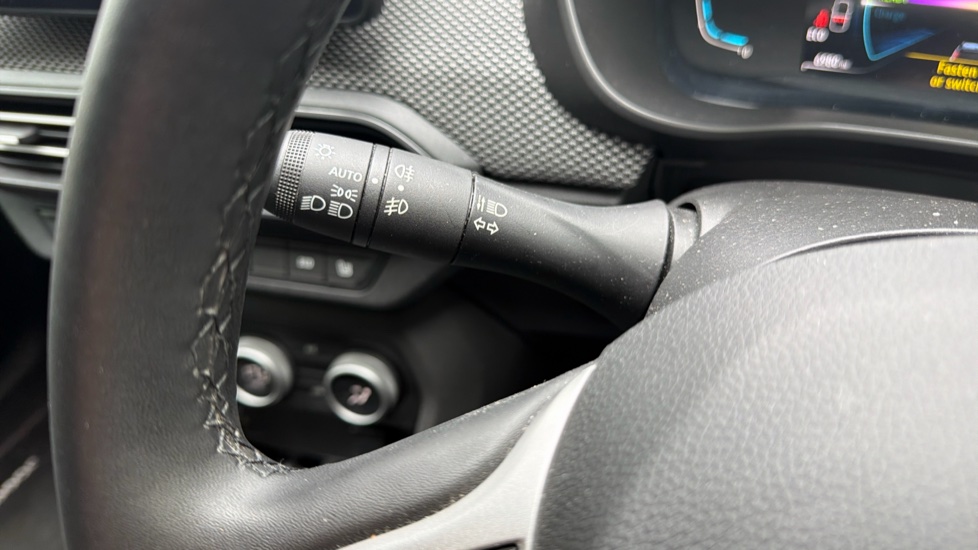 Dacia Jogger 1.6 HEV Extreme SE 5dr Auto Hybrid Estate - Image 25