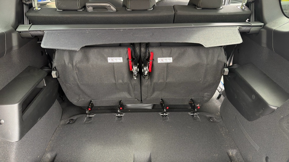 Dacia Jogger 1.6 HEV Extreme SE 5dr Auto Hybrid Estate - Image 30