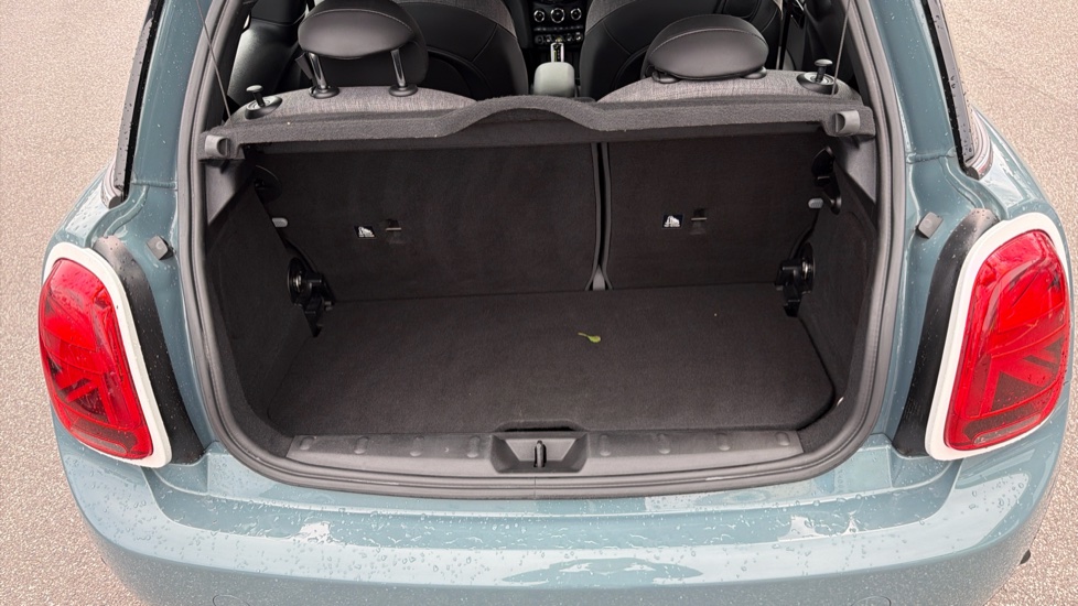 MINI Hatchback 135kW Cooper S Multitone Edition 33kWh 3dr Auto Electric Hatchback - Image 4