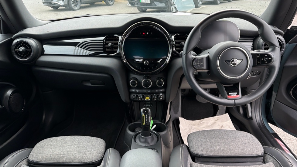 MINI Hatchback 135kW Cooper S Multitone Edition 33kWh 3dr Auto Electric Hatchback - Image 10
