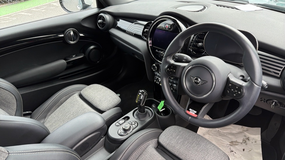 MINI Hatchback 135kW Cooper S Multitone Edition 33kWh 3dr Auto Electric Hatchback - Image 11