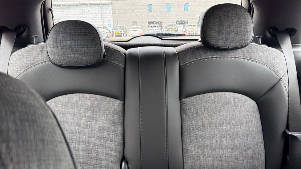 MINI Hatchback 135kW Cooper S Multitone Edition 33kWh 3dr Auto Electric Hatchback - Image 15