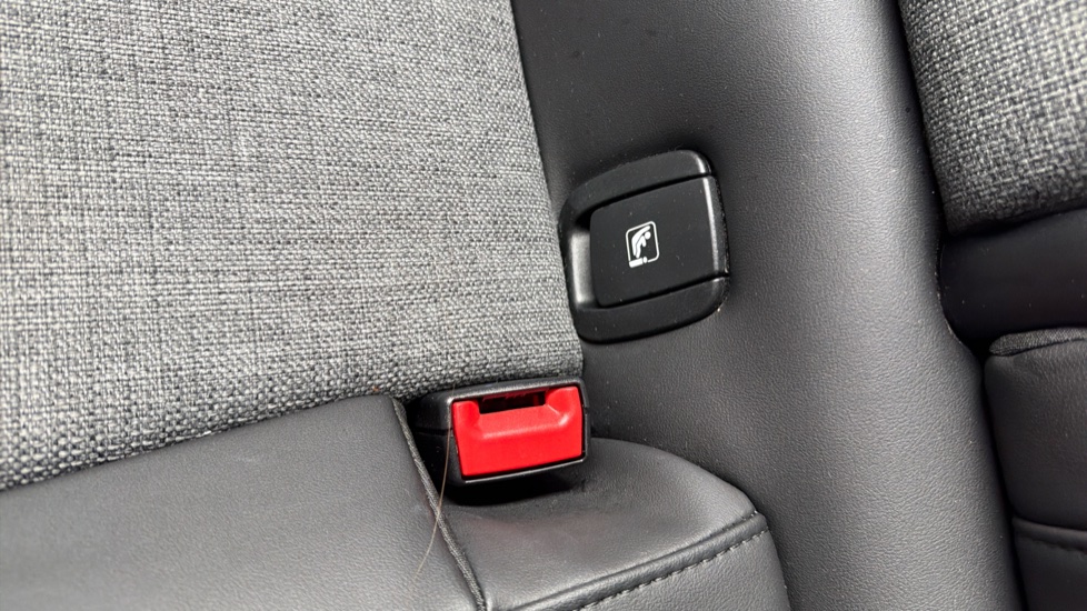MINI Hatchback 135kW Cooper S Multitone Edition 33kWh 3dr Auto Electric Hatchback - Image 17