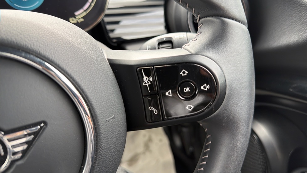 MINI Hatchback 135kW Cooper S Multitone Edition 33kWh 3dr Auto Electric Hatchback - Image 22