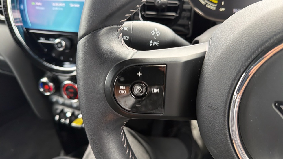 MINI Hatchback 135kW Cooper S Multitone Edition 33kWh 3dr Auto Electric Hatchback - Image 23