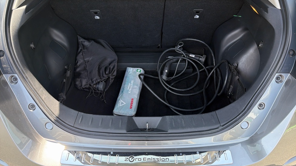 Nissan LEAF 160kW e+ Tekna 59kWh 5dr Auto Electric Hatchback - Image 4