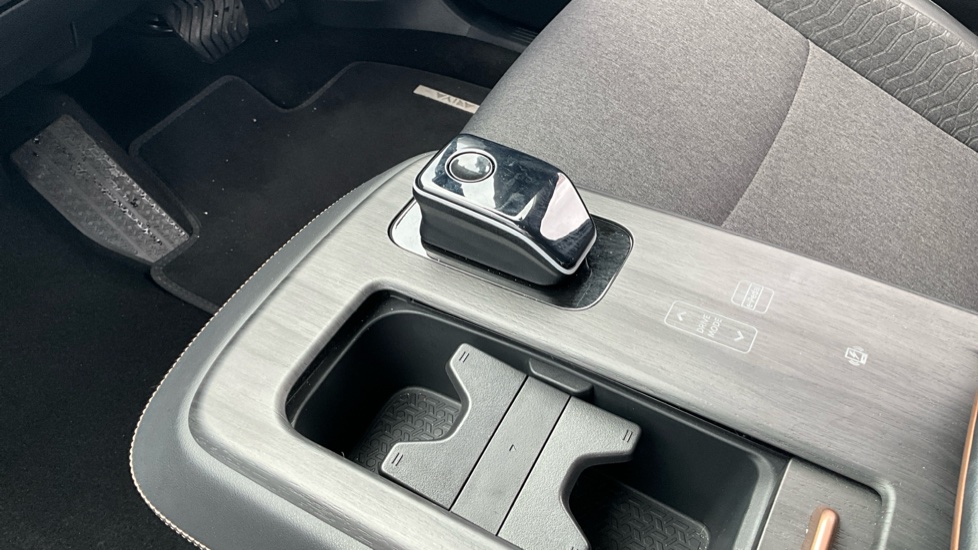 Nissan ARIYA 160kW Advance 63kWh 22kWCh 5dr Auto Electric Hatchback - Image 13