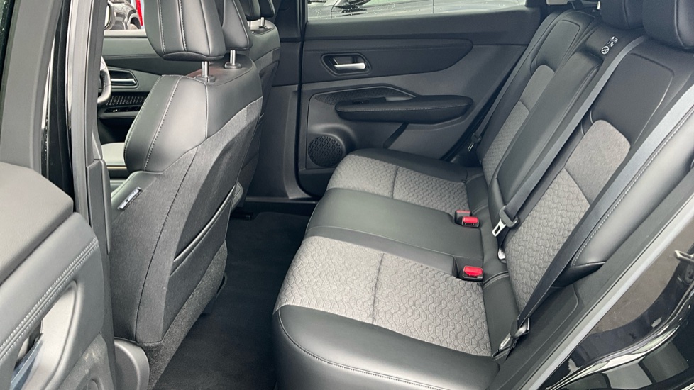 Nissan ARIYA 160kW Advance 63kWh 22kWCh 5dr Auto Electric Hatchback - Image 16