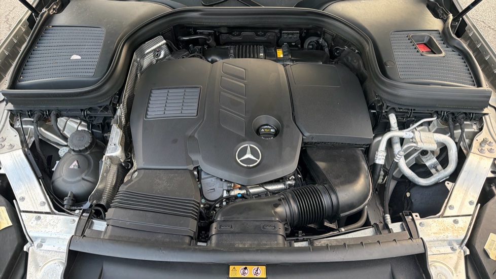 Mercedes-Benz GLC Coupe GLC 300d 4Matic AMG Line Premium 5dr 9G-Tronic Diesel Estate - Image 8