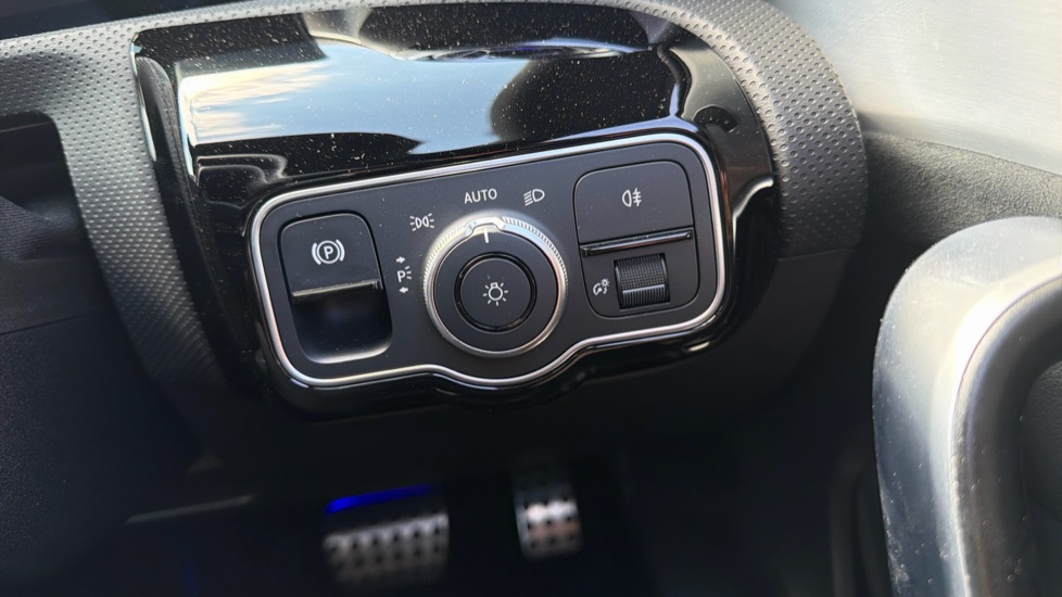 Mercedes-Benz CLA 220d AMG Line Executive 4dr Tip Auto Diesel Saloon - Image 23