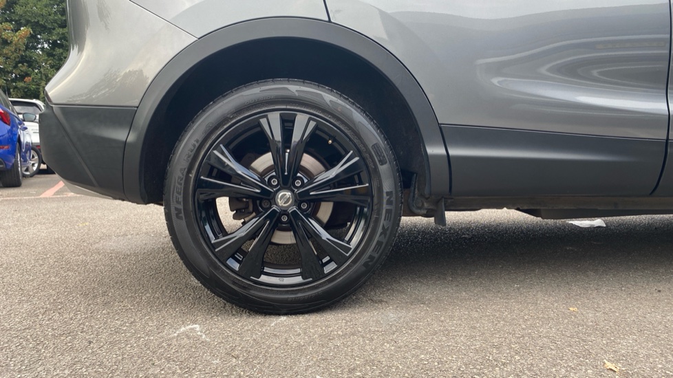 Nissan Qashqai 1.5 dCi N-Connecta 5dr Diesel Hatchback - Image 7