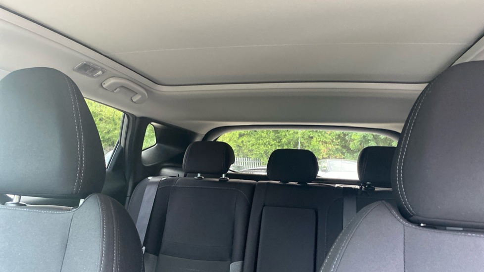 Nissan Qashqai 1.5 dCi N-Connecta 5dr Diesel Hatchback - Image 15
