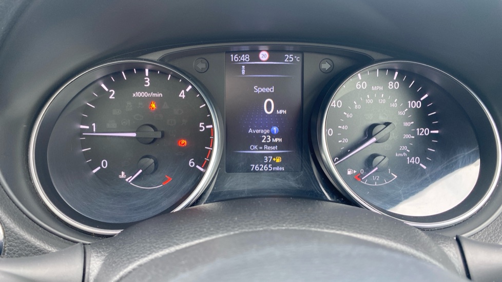 Nissan Qashqai 1.5 dCi N-Connecta 5dr Diesel Hatchback - Image 18