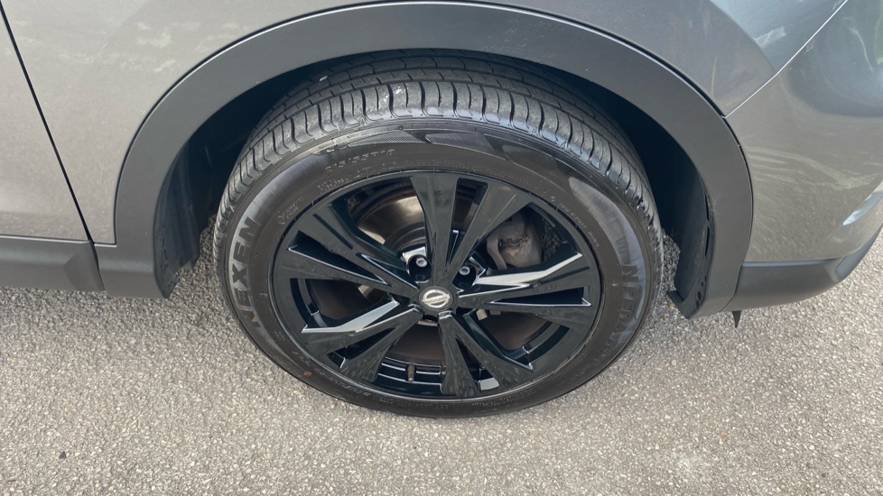 Nissan Qashqai 1.5 dCi N-Connecta 5dr Diesel Hatchback - Image 21