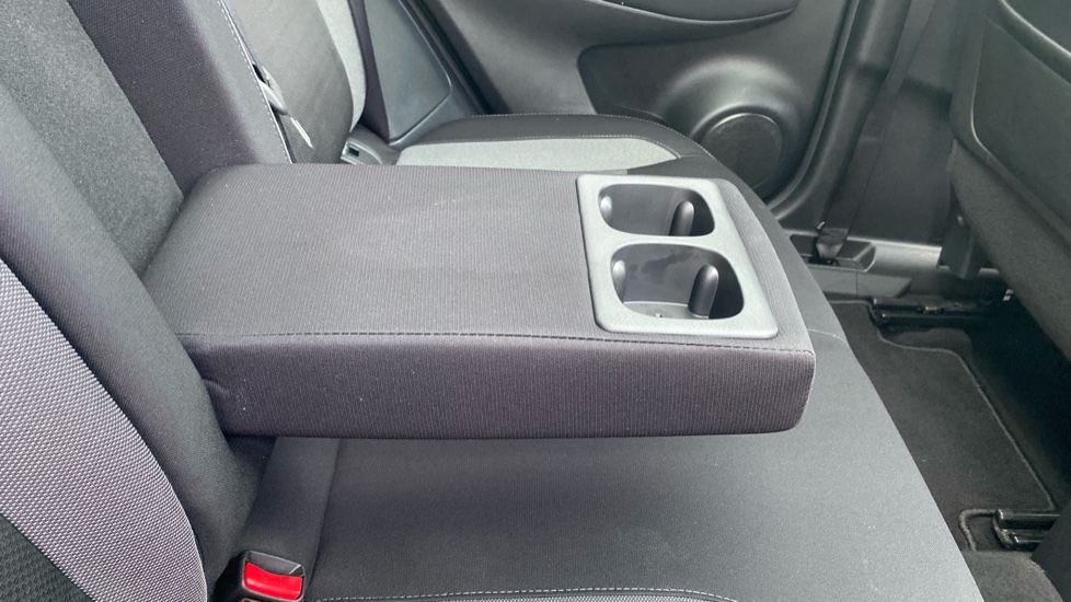 Nissan Qashqai 1.5 dCi N-Connecta 5dr Diesel Hatchback - Image 25