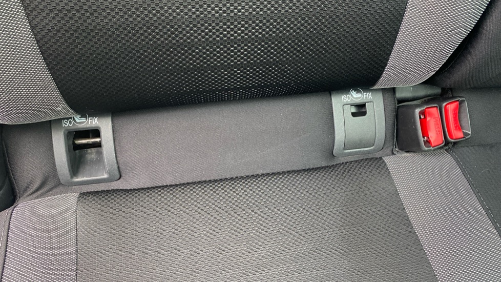 Nissan Qashqai 1.5 dCi N-Connecta 5dr Diesel Hatchback - Image 26