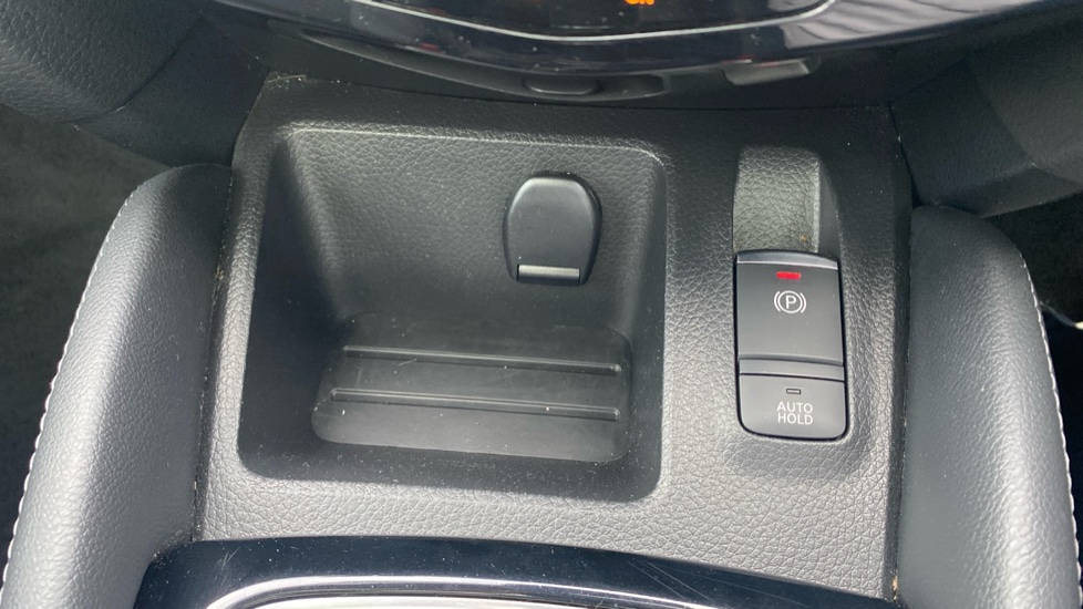 Nissan Qashqai 1.5 dCi N-Connecta 5dr Diesel Hatchback - Image 29