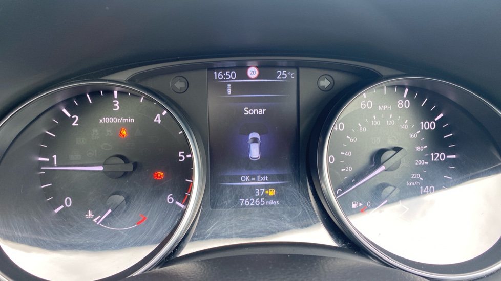 Nissan Qashqai 1.5 dCi N-Connecta 5dr Diesel Hatchback - Image 32