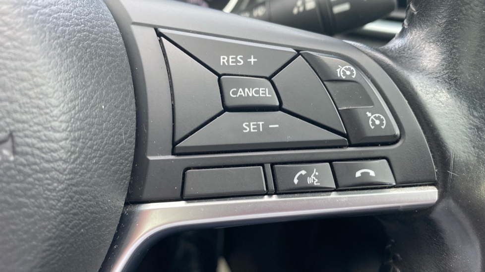 Nissan Qashqai 1.5 dCi N-Connecta 5dr Diesel Hatchback - Image 34
