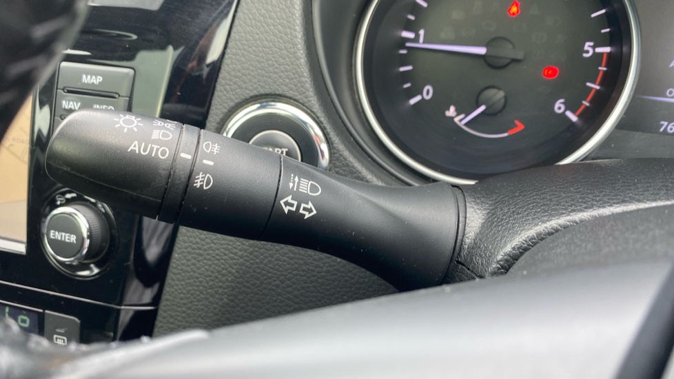 Nissan Qashqai 1.5 dCi N-Connecta 5dr Diesel Hatchback - Image 36