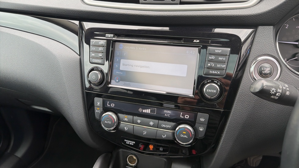 Nissan Qashqai 1.5 dCi Tekna 5dr Diesel Hatchback - Image 12