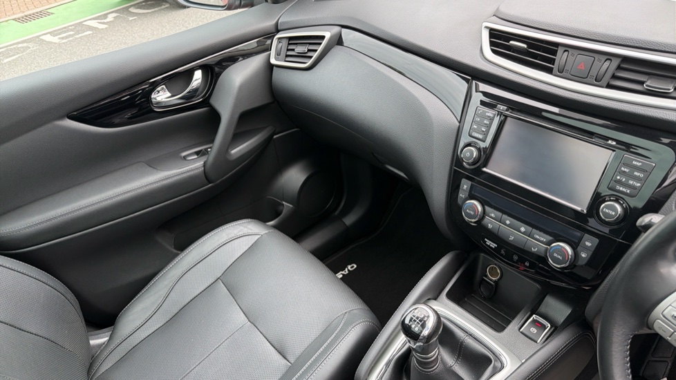 Nissan Qashqai 1.5 dCi Tekna 5dr Diesel Hatchback - Image 14