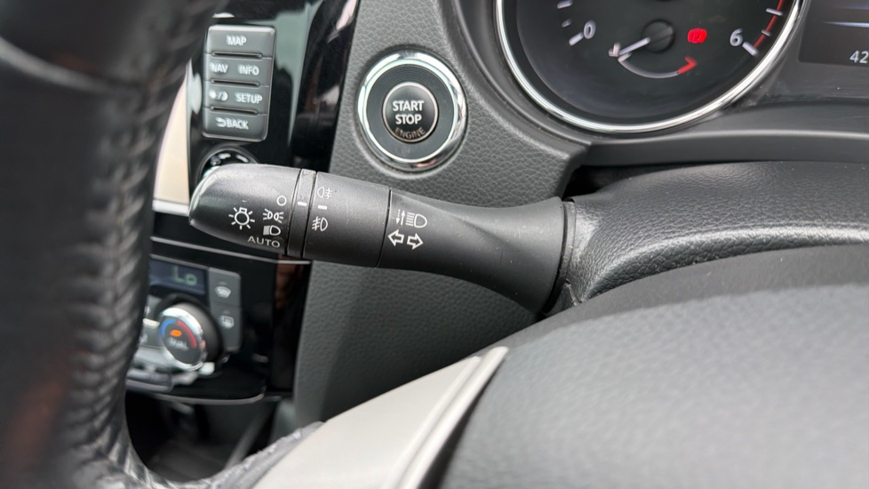 Nissan Qashqai 1.5 dCi Tekna 5dr Diesel Hatchback - Image 26