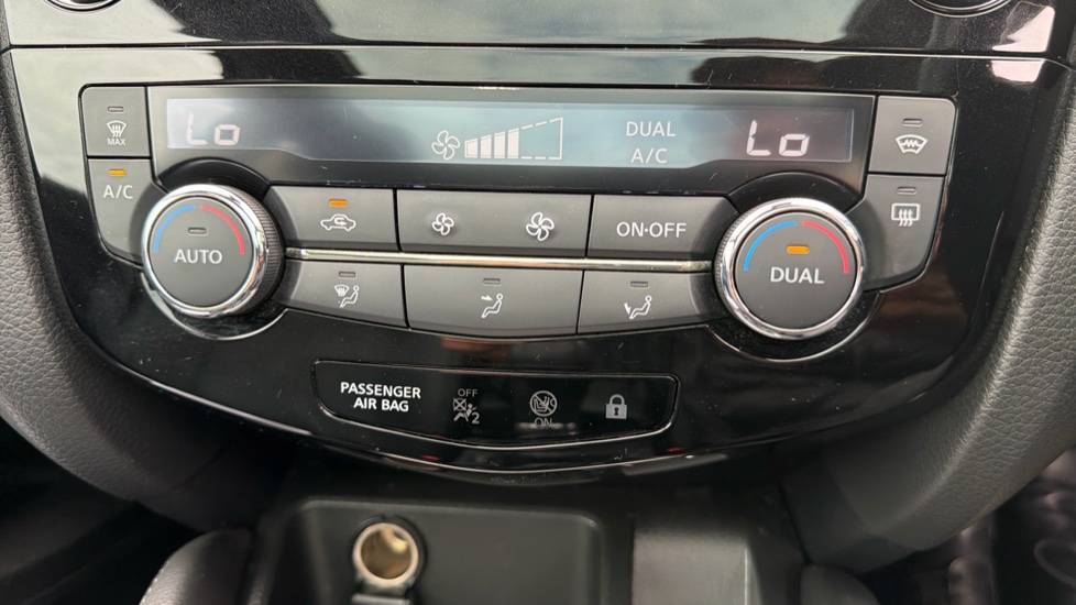 Nissan Qashqai 1.5 dCi Tekna 5dr Diesel Hatchback - Image 30