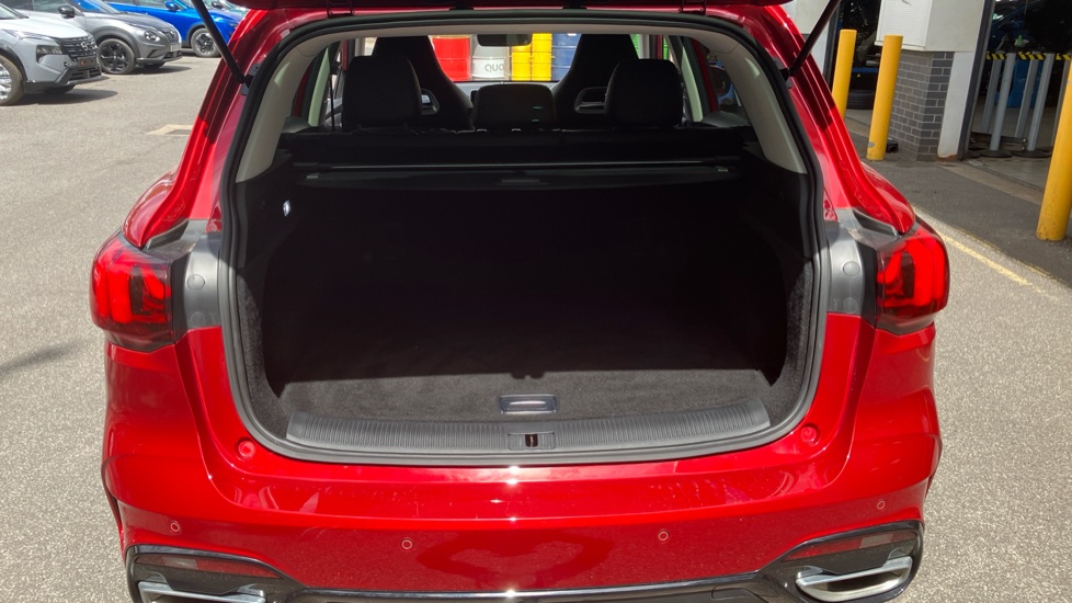 MG HS 1.5 T-GDI Trophy 5dr Petrol Hatchback - Image 4