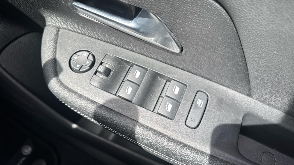 Vauxhall Mokka 100kW GS 50kWh 5dr Auto Electric Hatchback - Image 21