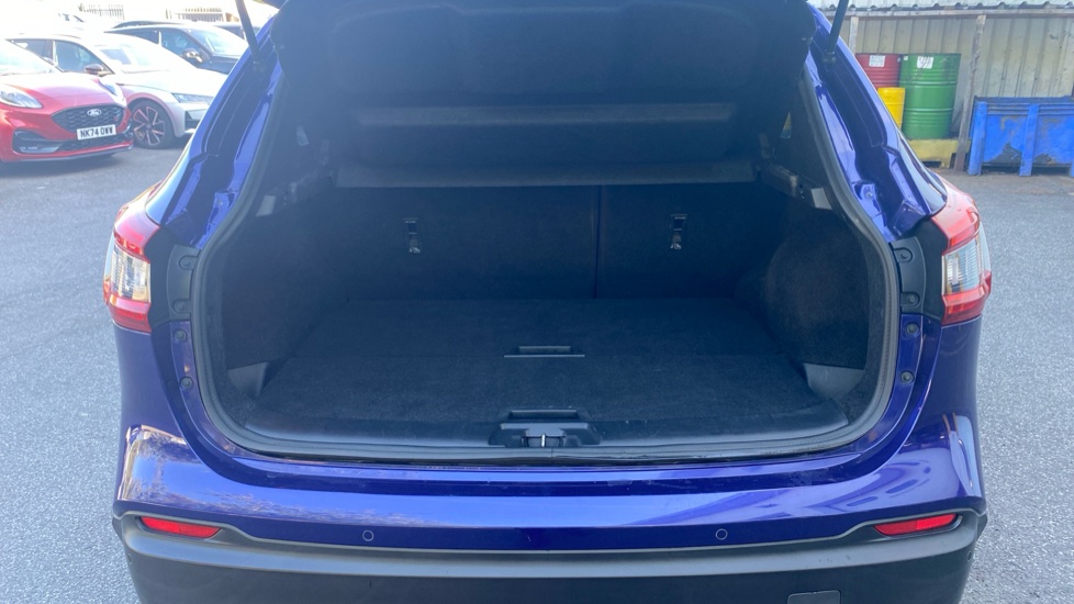 Nissan Qashqai 1.2 DiG-T N-Connecta 5dr Xtronic Petrol Hatchback - Image 4