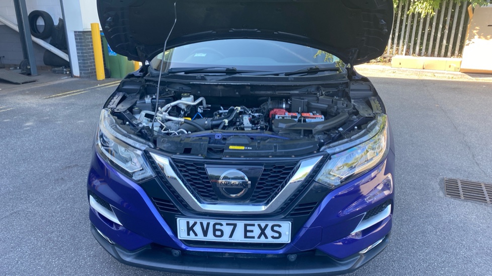Nissan Qashqai 1.2 DiG-T N-Connecta 5dr Xtronic Petrol Hatchback - Image 8