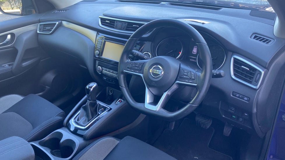 Nissan Qashqai 1.2 DiG-T N-Connecta 5dr Xtronic Petrol Hatchback - Image 11