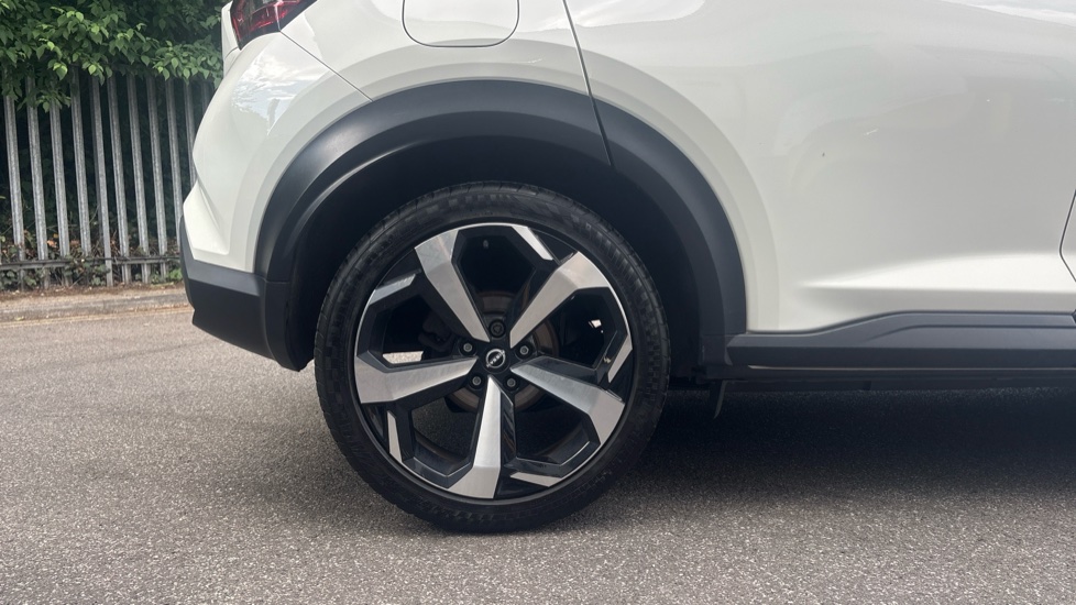 Nissan Juke 1.0 DiG-T 114 Tekna 5dr DCT Petrol Hatchback - Image 7