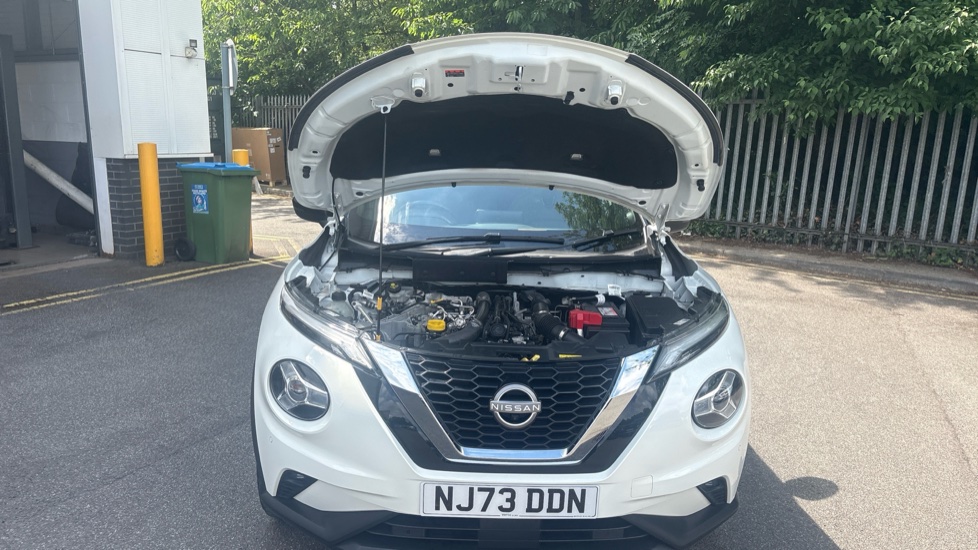 Nissan Juke 1.0 DiG-T 114 Tekna 5dr DCT Petrol Hatchback - Image 8