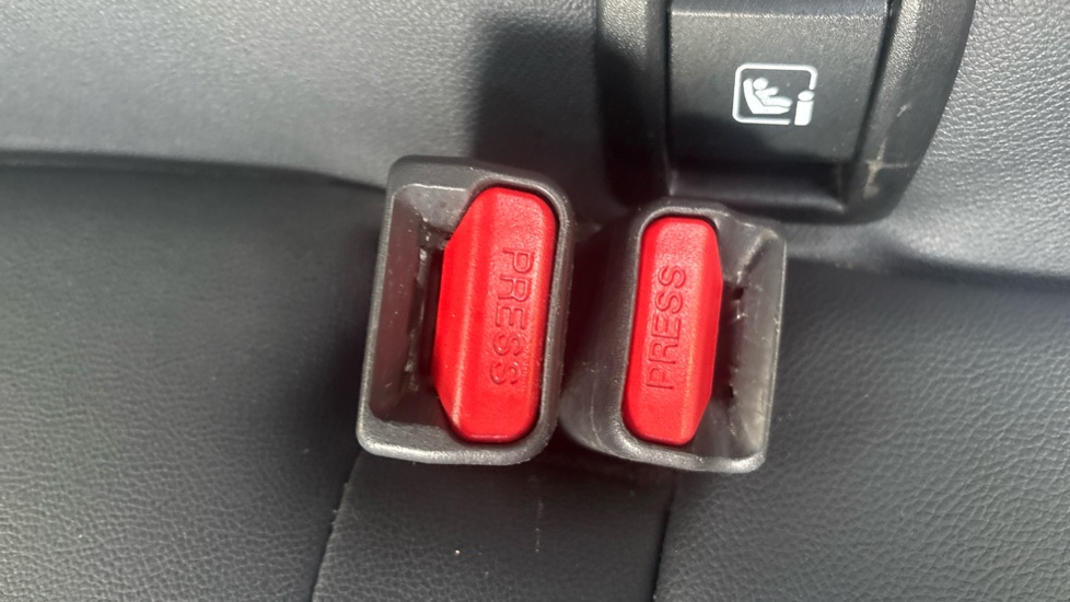 Nissan Juke 1.0 DiG-T 114 Tekna 5dr DCT Petrol Hatchback - Image 17