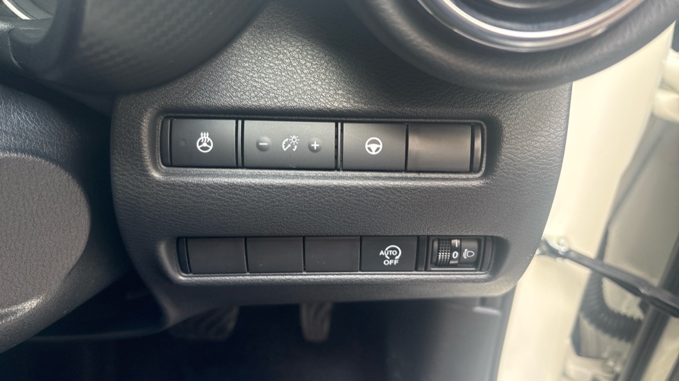 Nissan Juke 1.0 DiG-T 114 Tekna 5dr DCT Petrol Hatchback - Image 21