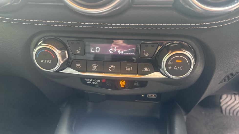 Nissan Juke 1.0 DiG-T 114 Tekna 5dr DCT Petrol Hatchback - Image 24