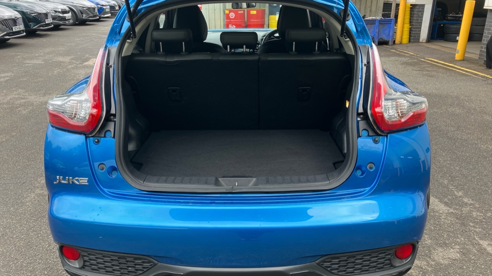 Nissan Juke 1.6 [112] Bose Personal Edition 5dr Petrol Hatchback - Image 4