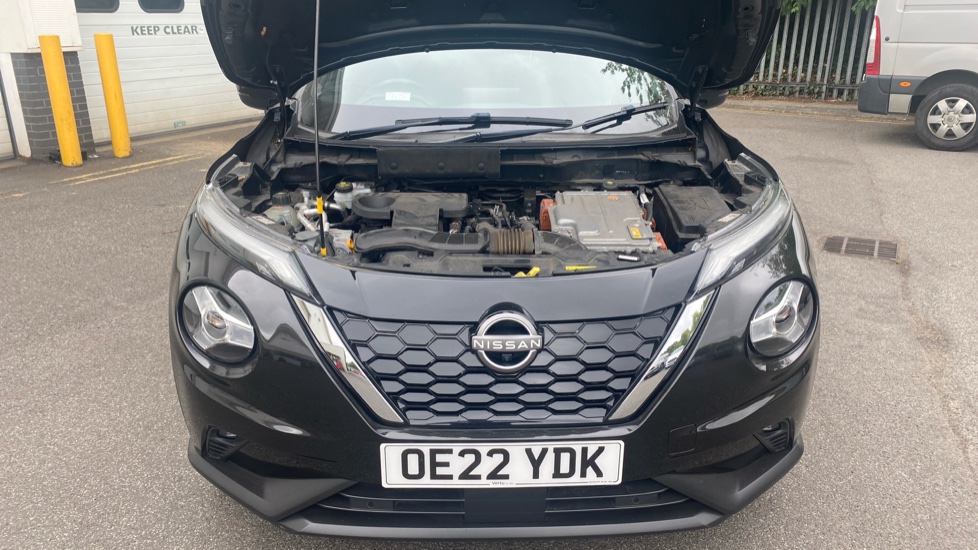 Nissan Juke 1.6 Hybrid Tekna 5dr Auto Hybrid Hatchback - Image 8