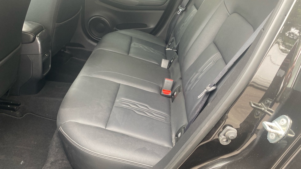 Nissan Juke 1.6 Hybrid Tekna 5dr Auto Hybrid Hatchback - Image 16