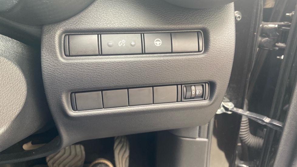 Nissan Juke 1.6 Hybrid Tekna 5dr Auto Hybrid Hatchback - Image 34