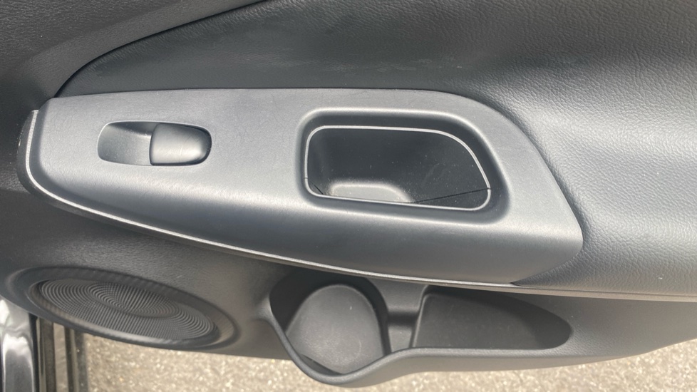 Nissan Juke 1.6 Hybrid Tekna 5dr Auto Hybrid Hatchback - Image 37