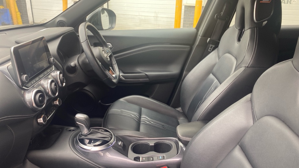 Nissan Juke 1.6 Hybrid Tekna 5dr Auto Hybrid Hatchback - Image 43