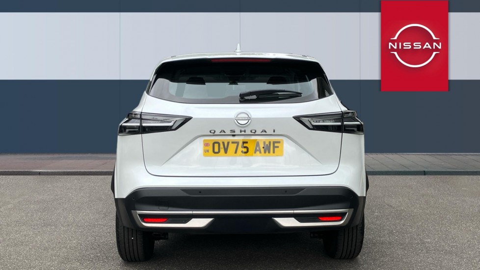 Nissan Qashqai 1.3 DiG-T MH Acenta Premium 5dr Petrol Hatchback - Image 6