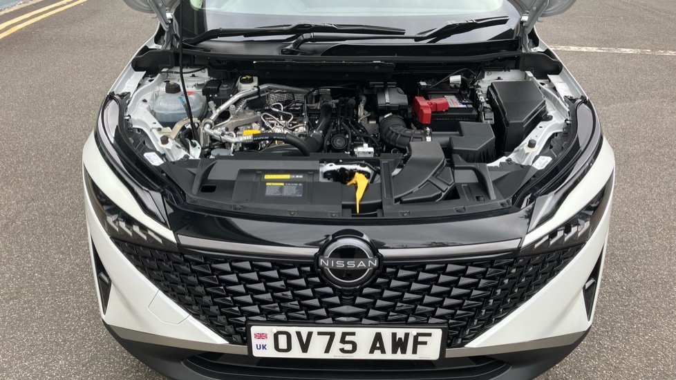 Nissan Qashqai 1.3 DiG-T MH Acenta Premium 5dr Petrol Hatchback - Image 8