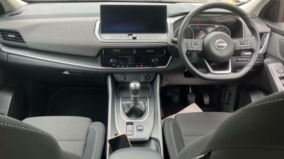 Nissan Qashqai 1.3 DiG-T MH Acenta Premium 5dr Petrol Hatchback - Image 10